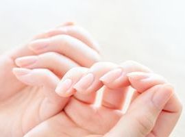 爪の補強はどうやる？割れ爪・二枚爪を防ぐ正しいケアとおすすめの方法