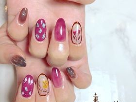 ガーリーフラワーネイル　【担当】田村