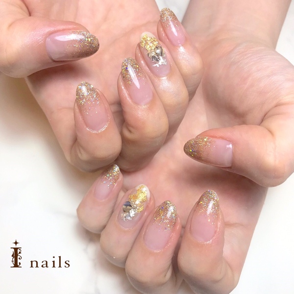 シンプルラメグラデーションネイル 担当 吉田 梅田のネイルサロン アイネイルズ梅田店