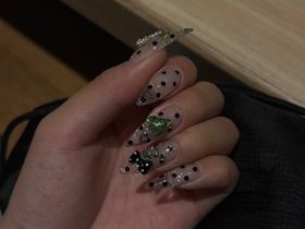 ドットネイル【momo】