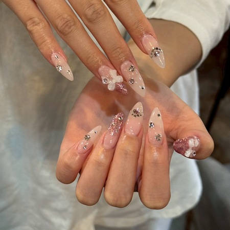 ピンクワンホンネイル【miku】のサムネイル