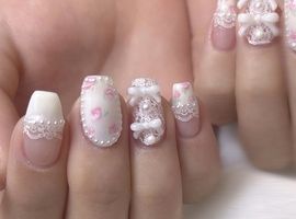 レース×小花ネイル
