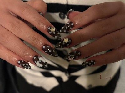 暗め個性ドットネイル【担当】井田