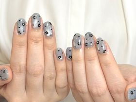 お花ホロマグネットネイル【担当】寒郡