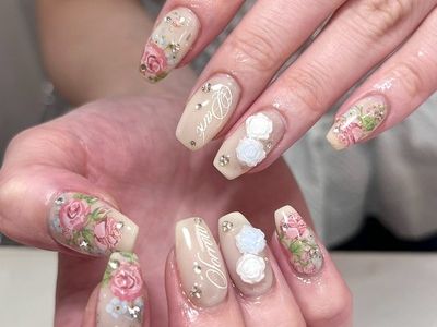 ちゅるん花柄英字ネイル【担当】榎本