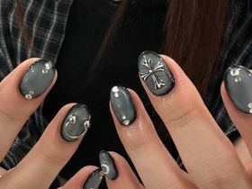 チーク×クロムネイル ￥10550【担当 下田】