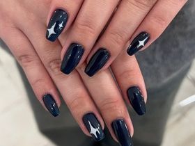 キラキラシンプルネイビー ¥4050＋パーツ代 【担当 藤井】
