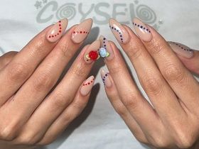 シンプル個性派ネイル¥10550【担当藤井】