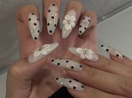 ドットフラワーネイル★
