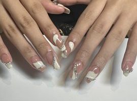 キラキラストーンチェーン