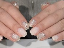 ホワイトスノーネイル