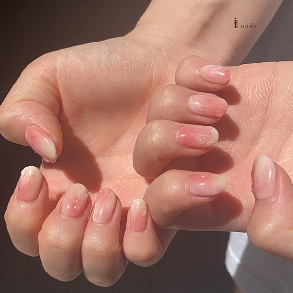 桃ネイル 担当 Tomoka A 渋谷のネイルサロン アイネイルズ渋谷店