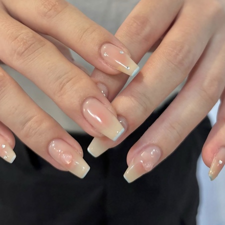 ラインチーク【Karin.m】のサムネイル