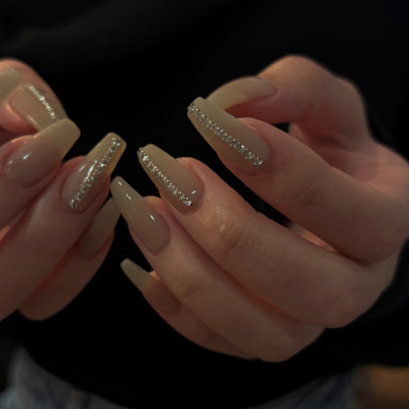 ベージュラインストーン【Karin.m】のサムネイル