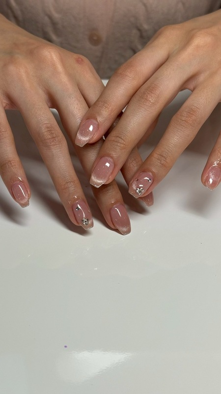 【マグネットフレンチネイル】のサムネイル