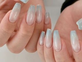 【淡色グラデ―ションネイル】