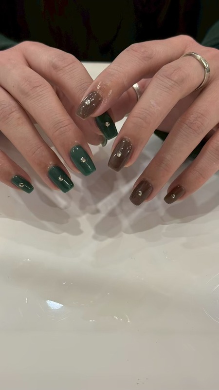 【バイカラーネイル】のサムネイル