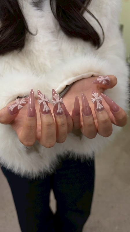 【クロムネイル】のサムネイル