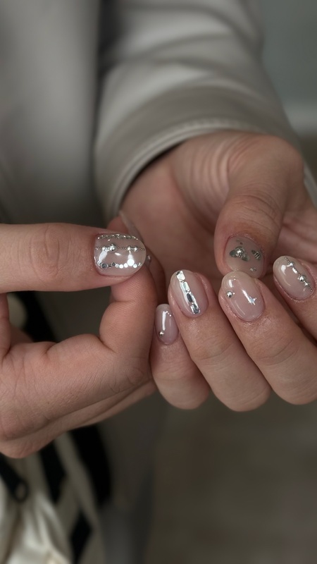 ビジューミラーホロネイルのサムネイル