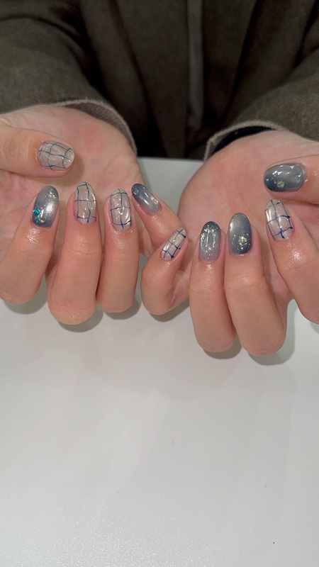 ブルーシルバーネイルのサムネイル