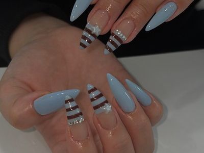 ブルーボーダーフレンチネイル