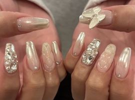 ホワイトシルバーネイル