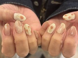 チューリップ×マグネットネイル