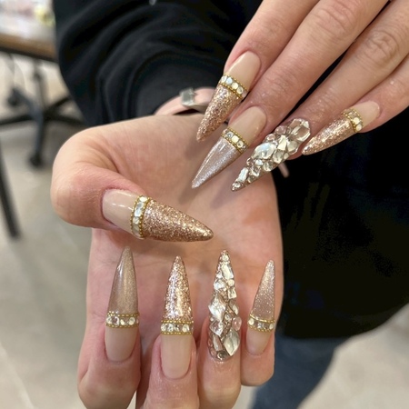 ロングビジューネイル【担当】本山のサムネイル