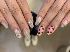 キラキラちぐはぐネイル