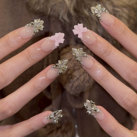 ミラーリボンごてネイル【担当】北のサムネイル