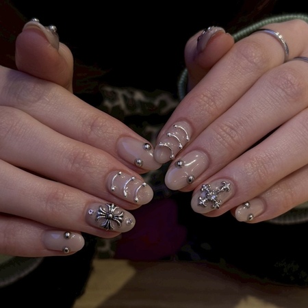 ピアスネイル【担当】出井のサムネイル