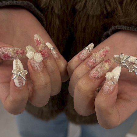 お花ホイルネイル【担当】出井のサムネイル