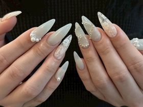 ちゅるんレースネイル【担当】北