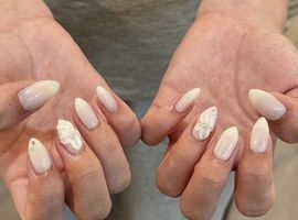 シンプルフラワーネイル［町田/パラジェル］