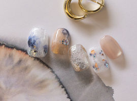 8月 accessory collection