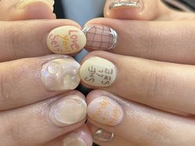 girly collection　ぷっくり×落書きのガーリーネイル　【担当】yuika,t