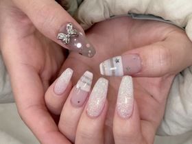 ガーリーボーダーネイル