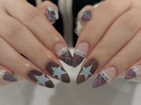 韓国チェックネイル