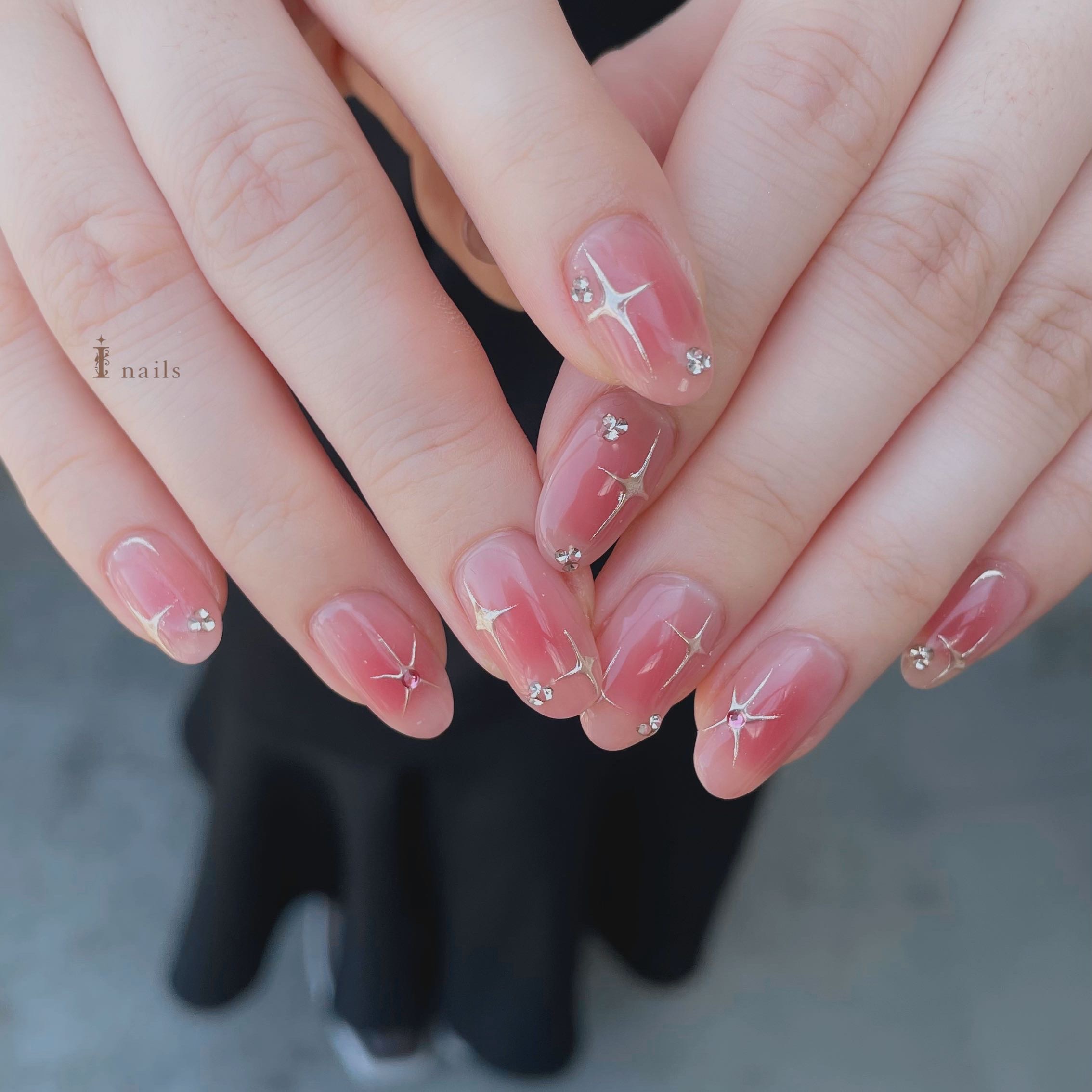 きらきらチークネイル¥6500〜 | 吉祥寺のネイルサロン【アイネイルズ