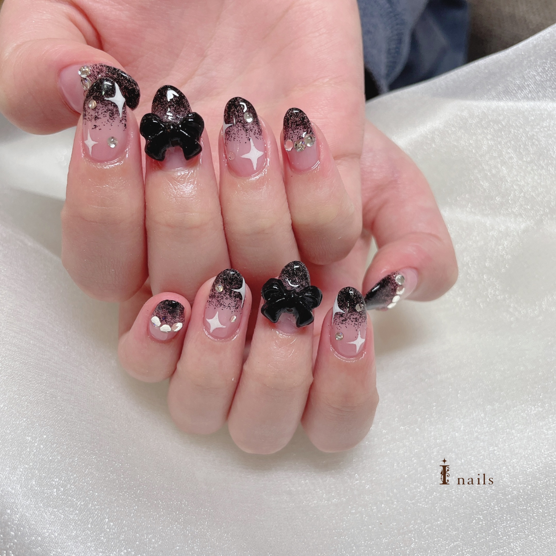 黒ラメグラ リボンネイル 四条河原町のネイルサロン アイネイルズ四条河原町店