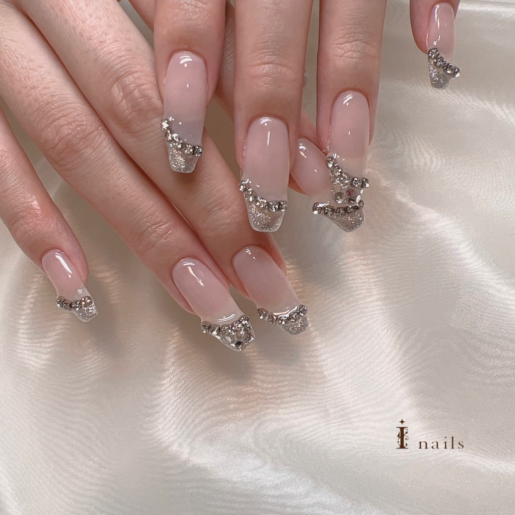 キラキラ斜めフレンチ☆ | 四条河原町のネイルサロン【アイネイルズ