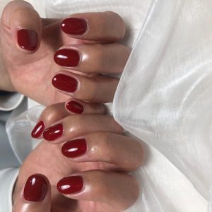 深みレッドネイル Momoka H 梅田のネイルサロン Nail Maison梅田店