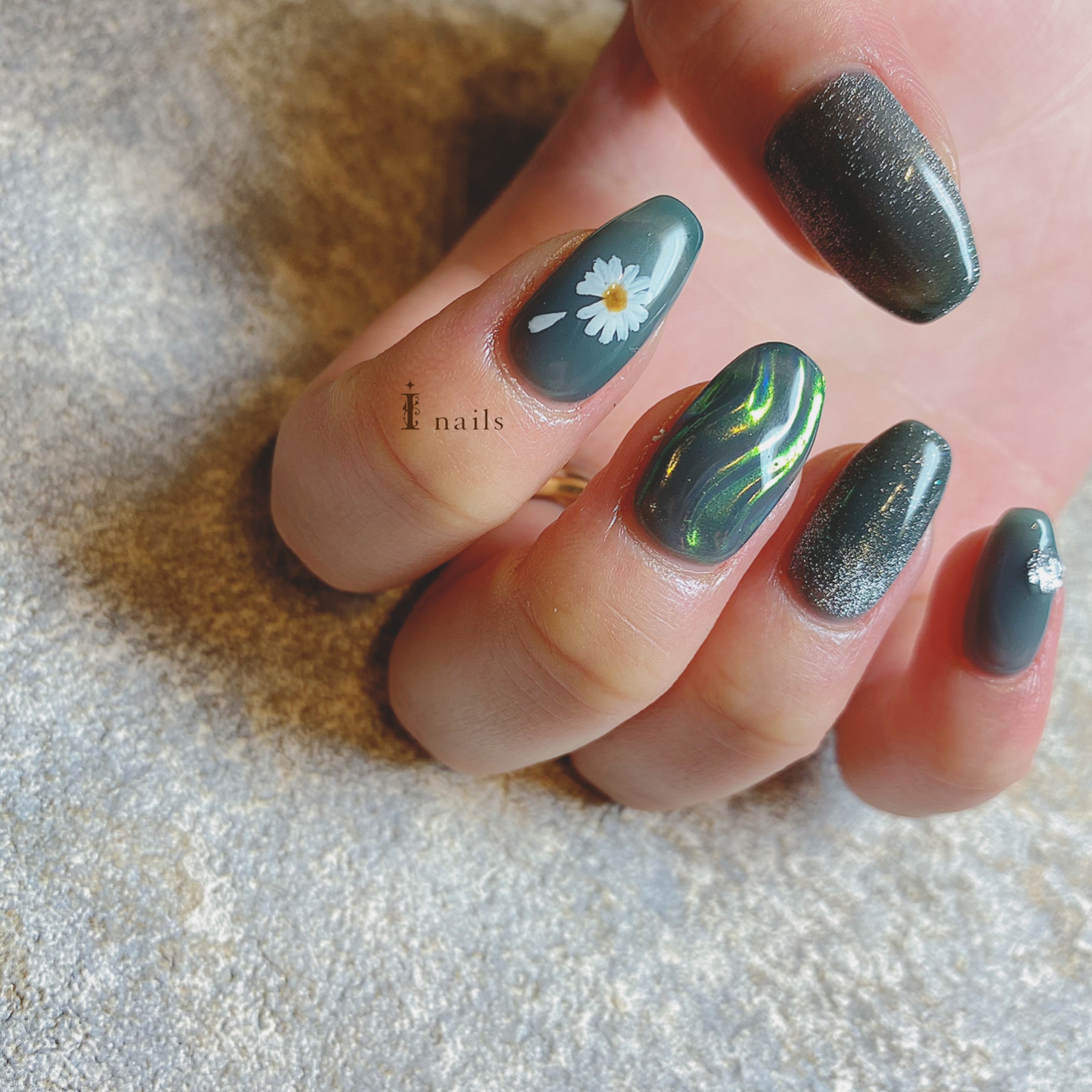 グリーンマーガレットネイル 新宿のネイルサロン アイネイルズ新宿店