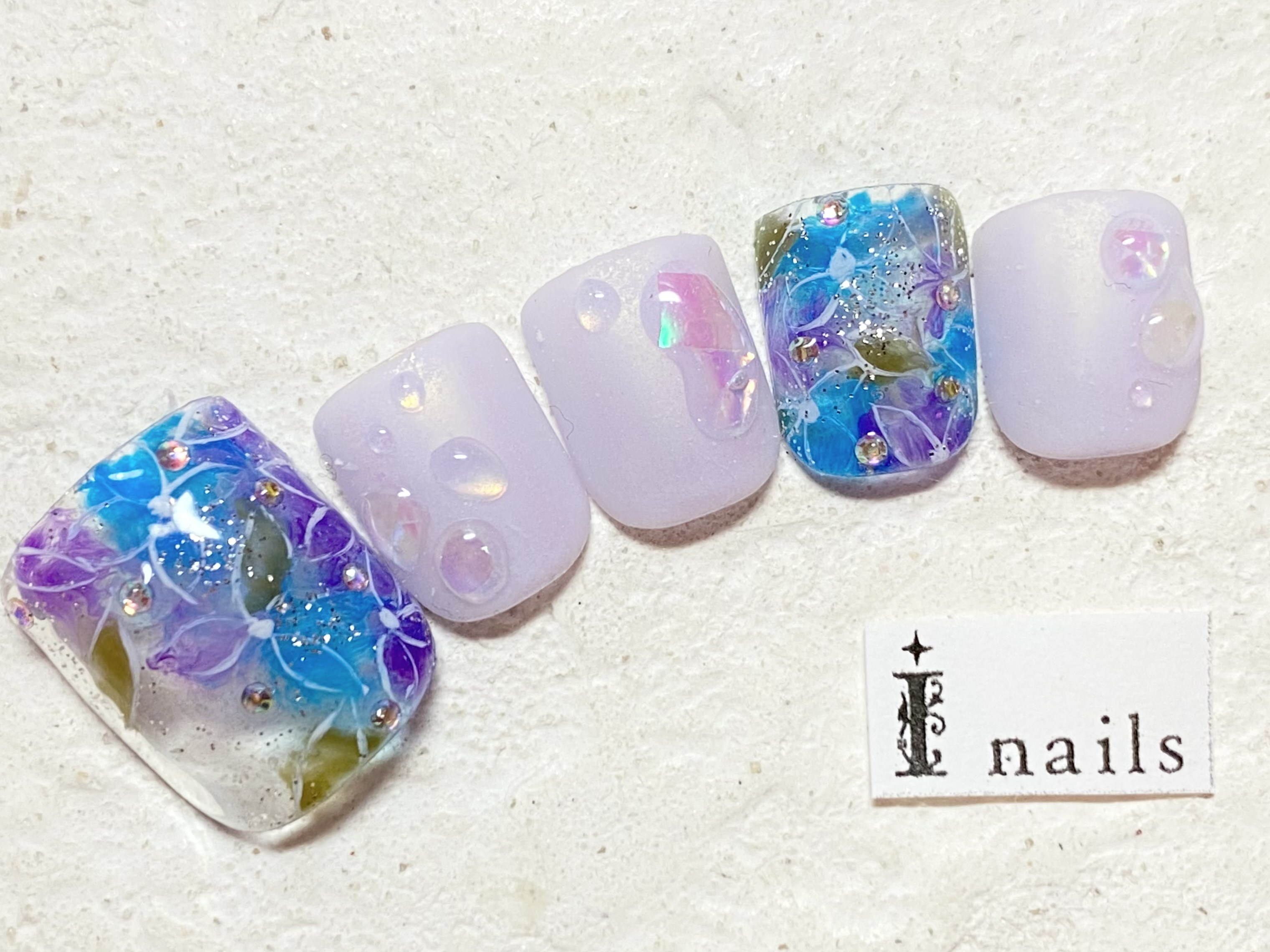 紫陽花水滴フット 担当 小林 新宿のネイルサロン アイネイルズ新宿店