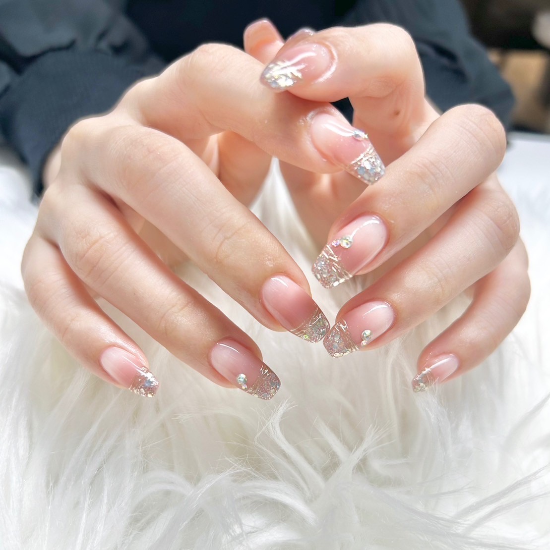 キラキラフレンチネイル/Watanabe | 横浜のネイルサロン【アイネイルズ